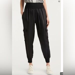 Cinq a sept Giles jogger pant size L with elastic waist and cargo pockets